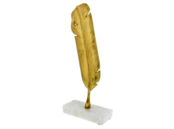 Adorno Pluma