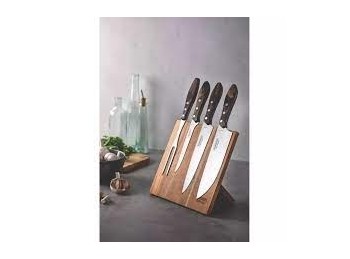 Set de 4 Piezas de Asado Con Soporte Magnetico