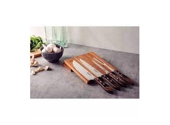 Set de 4 Piezas de Asado Con Soporte Magnetico